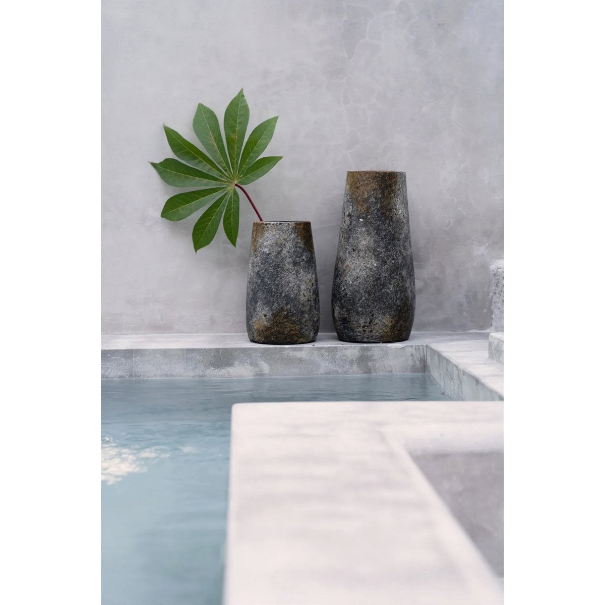 The Spooky Vase - Antique Grey - L