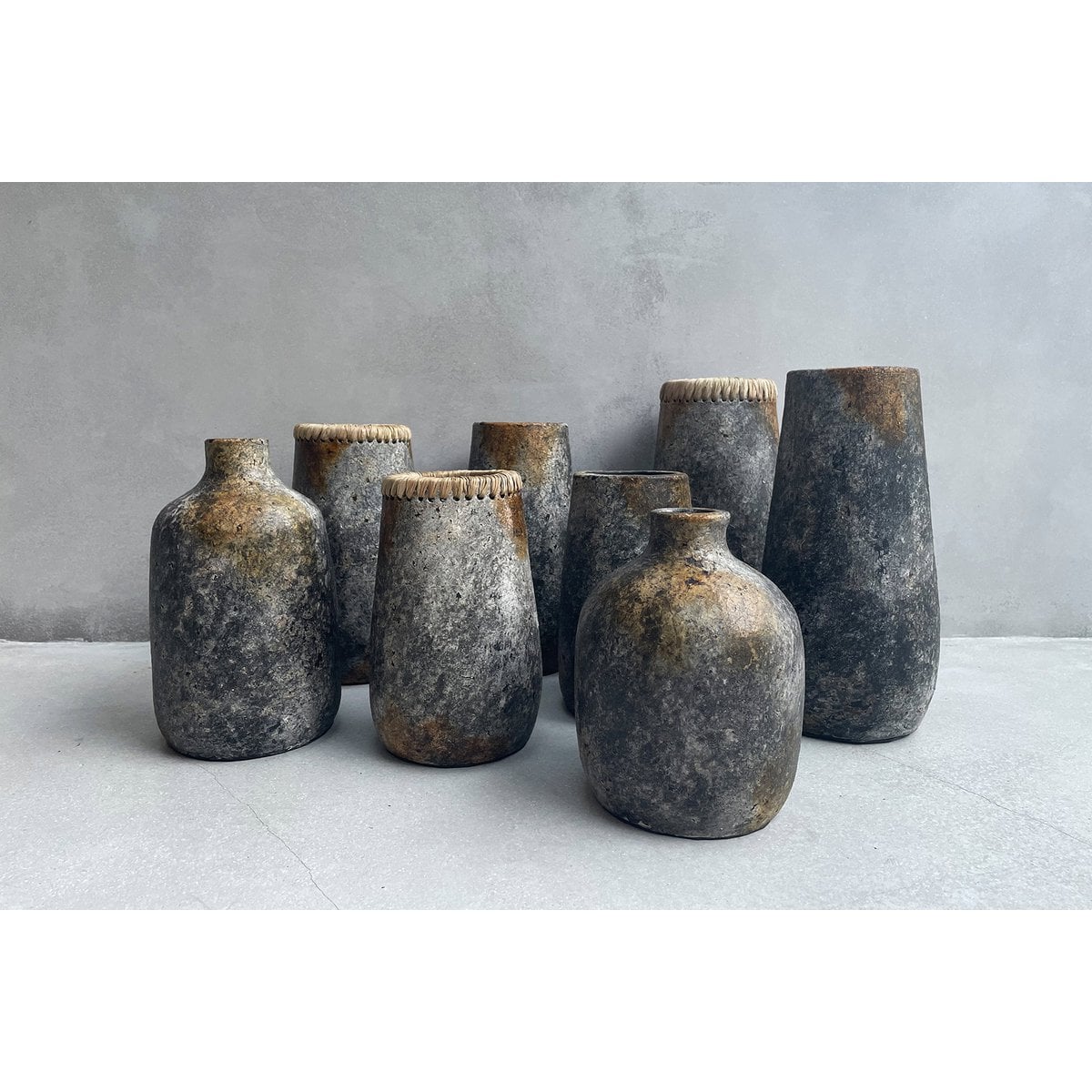 The Classy Vase - Antique Grey - L