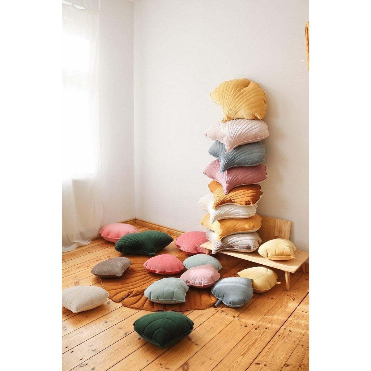 “Honey” Velvet Ginkgo Leaf Pillow