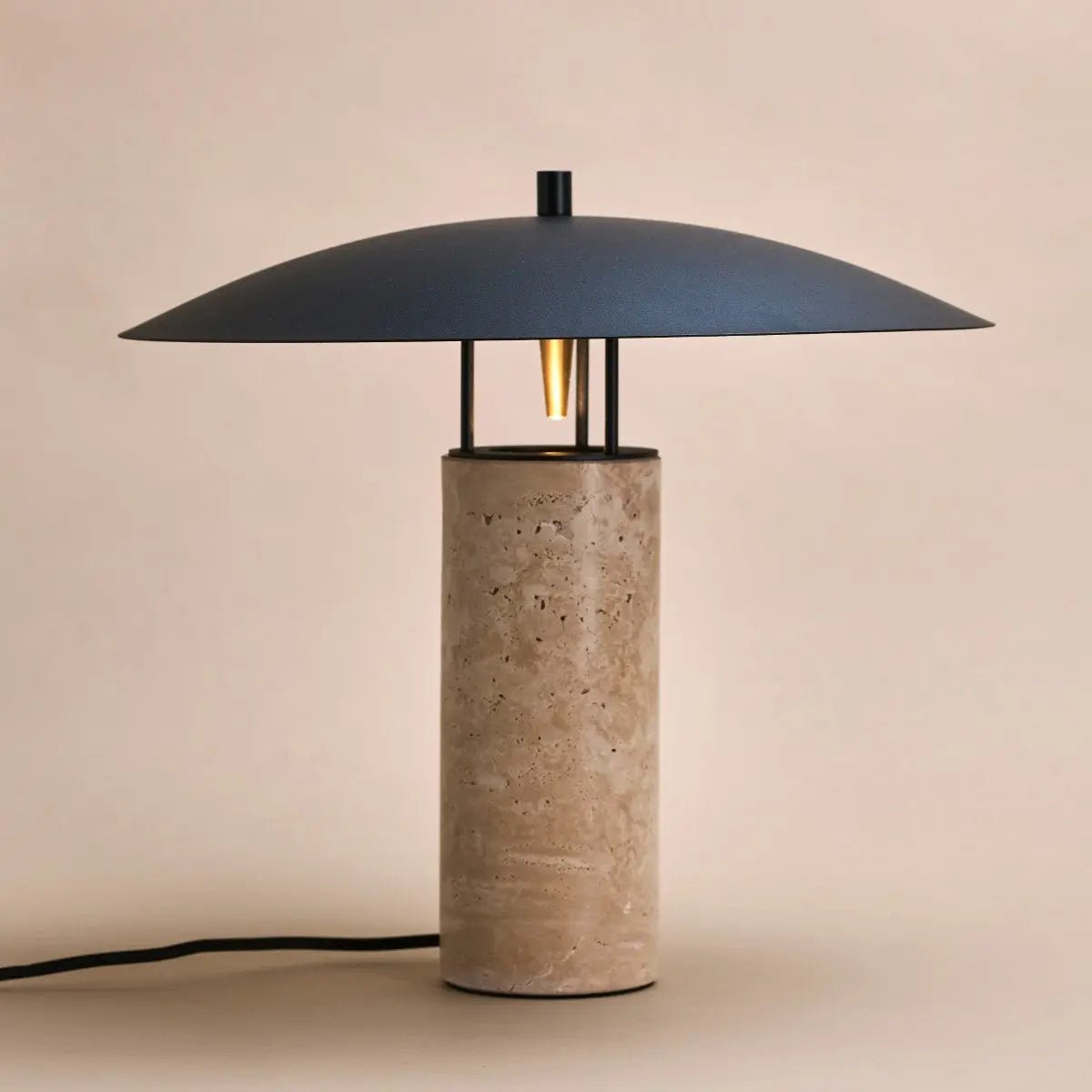 Nicolaas travertin-lampa