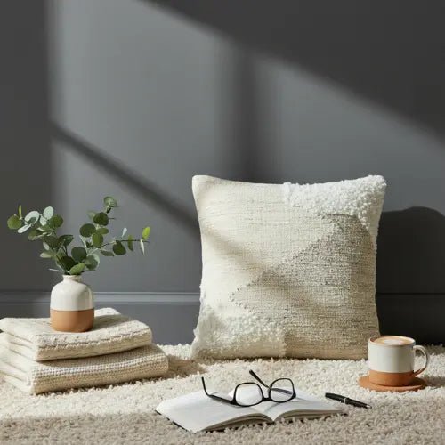 Urbane Hide – Beige Crème Kuddfodral i Ullmix, 45×45cm