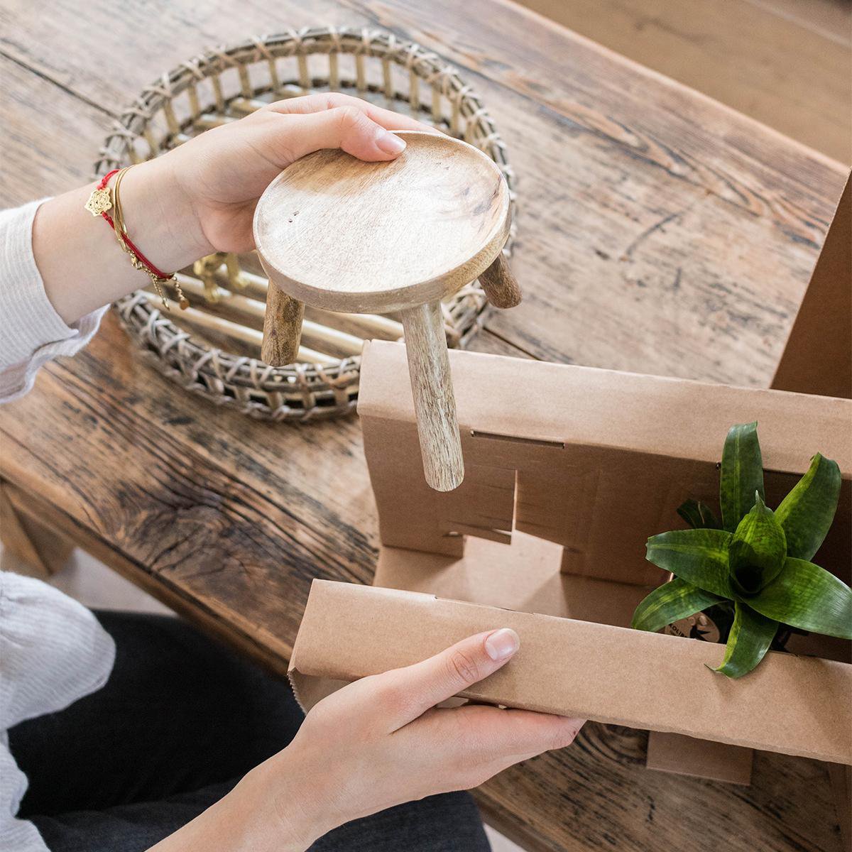 Hummingbird Home | Plant stand - Wooden plant raiser Ø12cm
