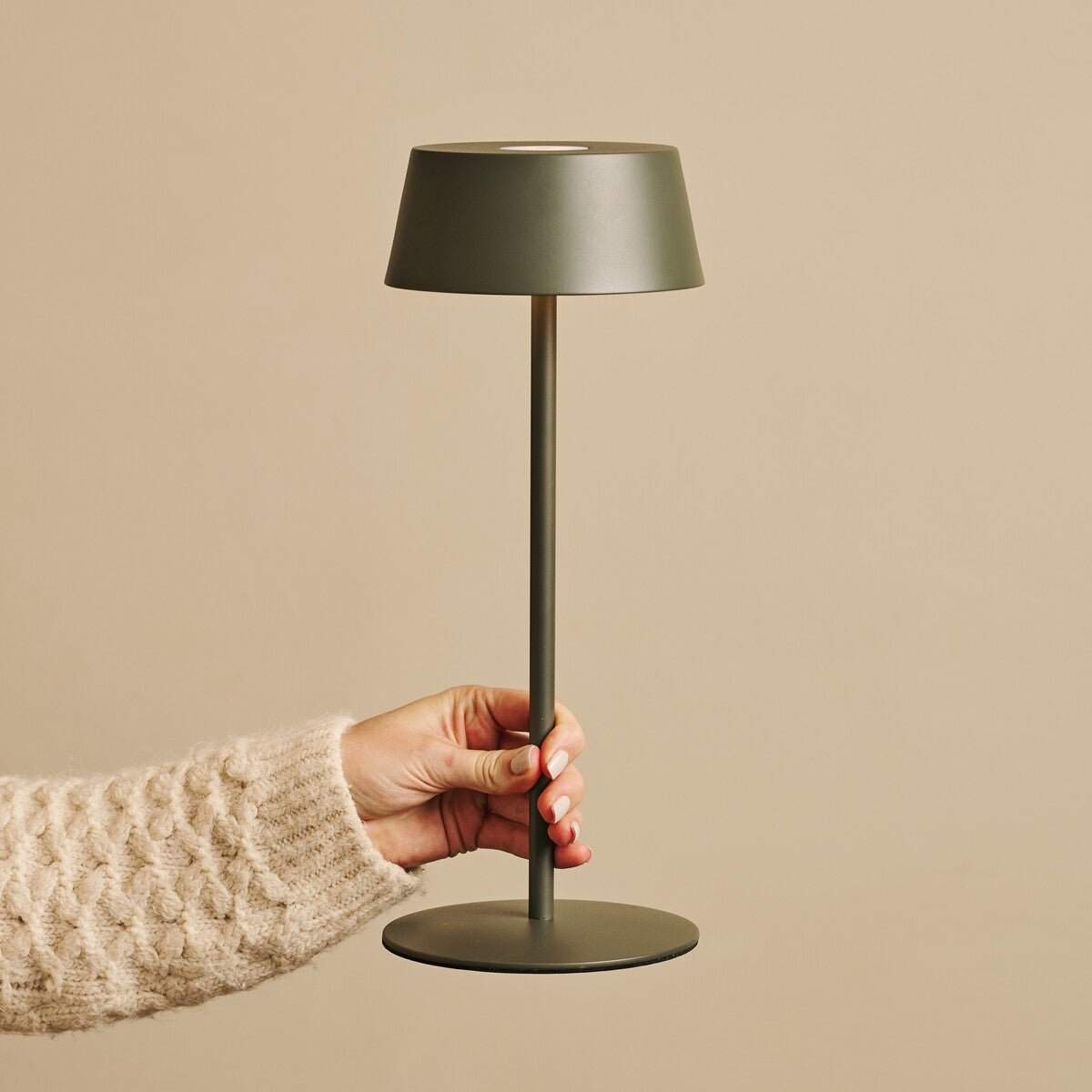 Hugo Olivgrön Uppladdningsbar Bordslampa