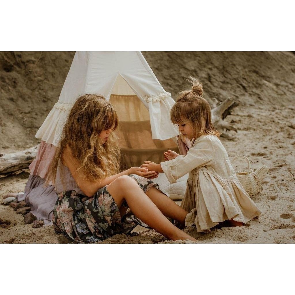 “Powder Frills” Teepee with Frills and "Powder Pink" Shell Mat Set