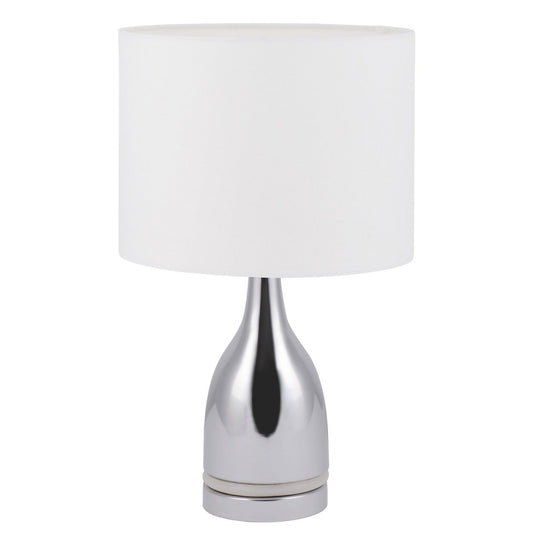 "Cosima" LED-bordslampa är 43,5 cm hög, skärm Ø 25 cm, tillverkad av metall, plast och textil i färgerna krom och vit. Både integrerade LED-lampor i foten och E14-sockel.