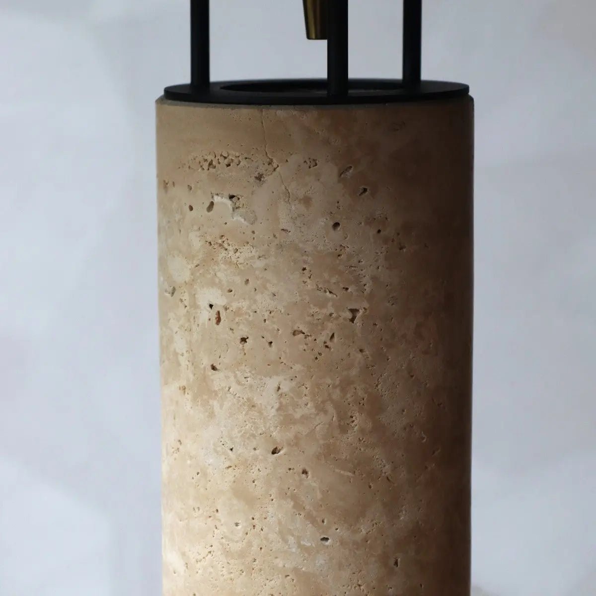 Nicolaas travertin-lampa