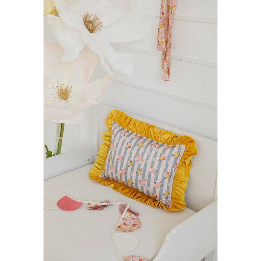 Decorative pillow with frill "summer garden"