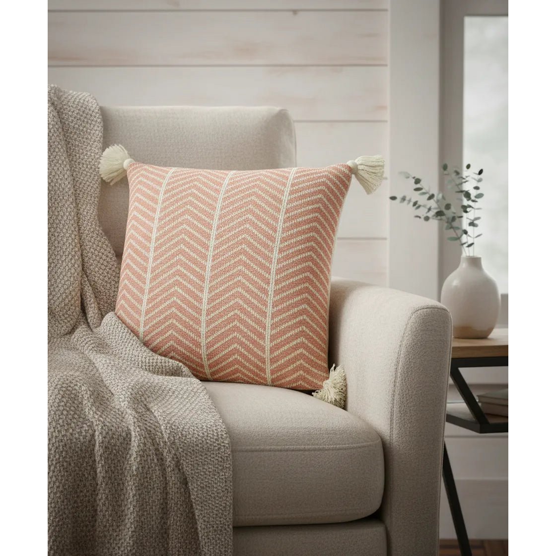 Soft Coral – Cushion Cover / Kussenhoes – Chevron Knit with Tassels – 45×45 cm – Urbane Hide