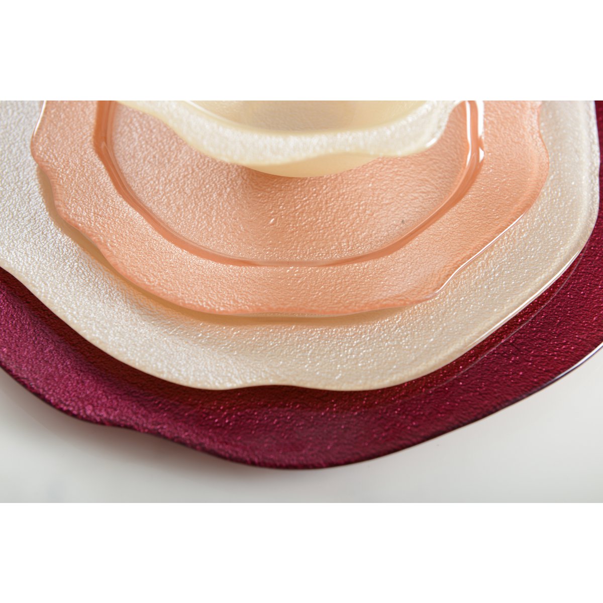 Fuchsia presentation plate