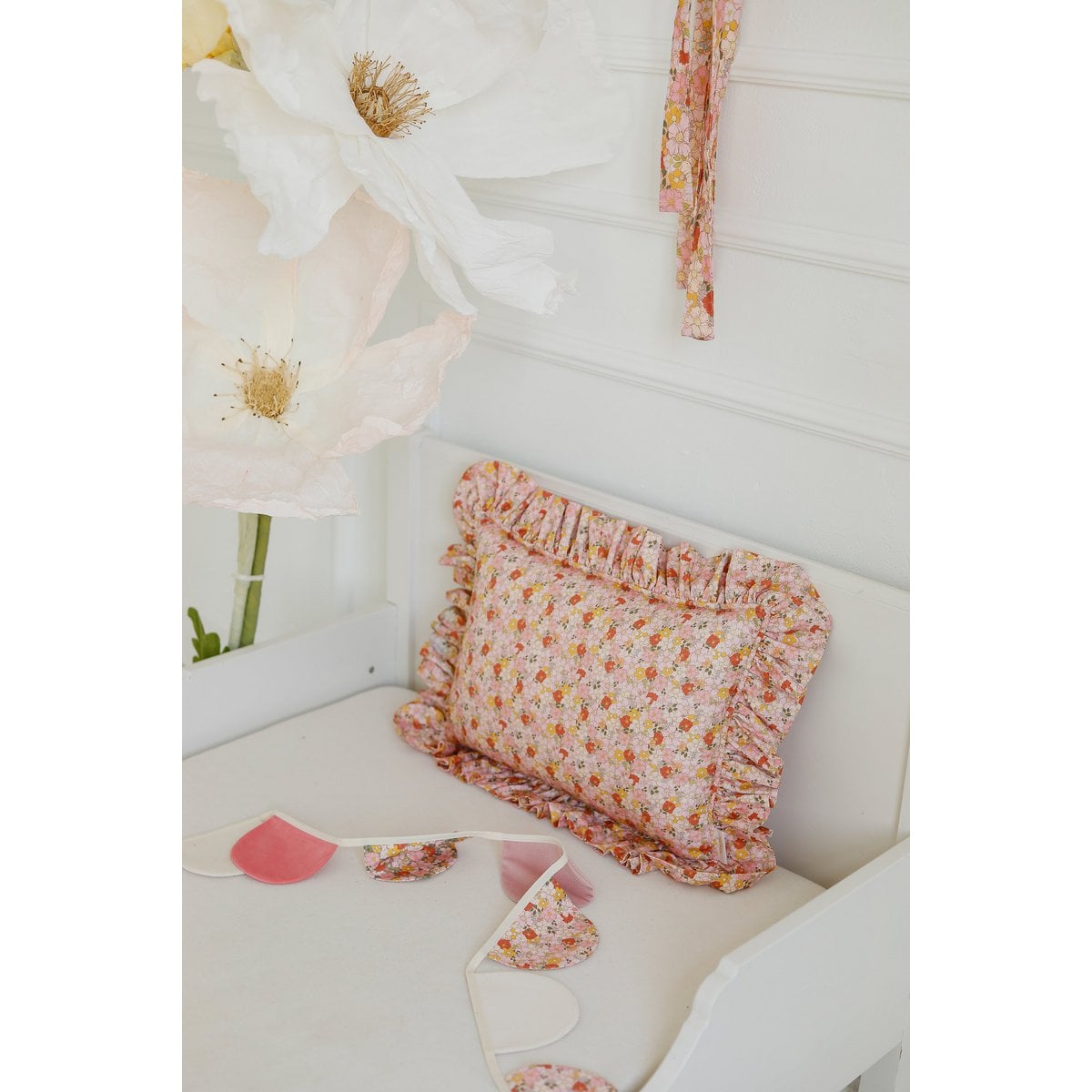 Decorative pillow with frill "spring garden"