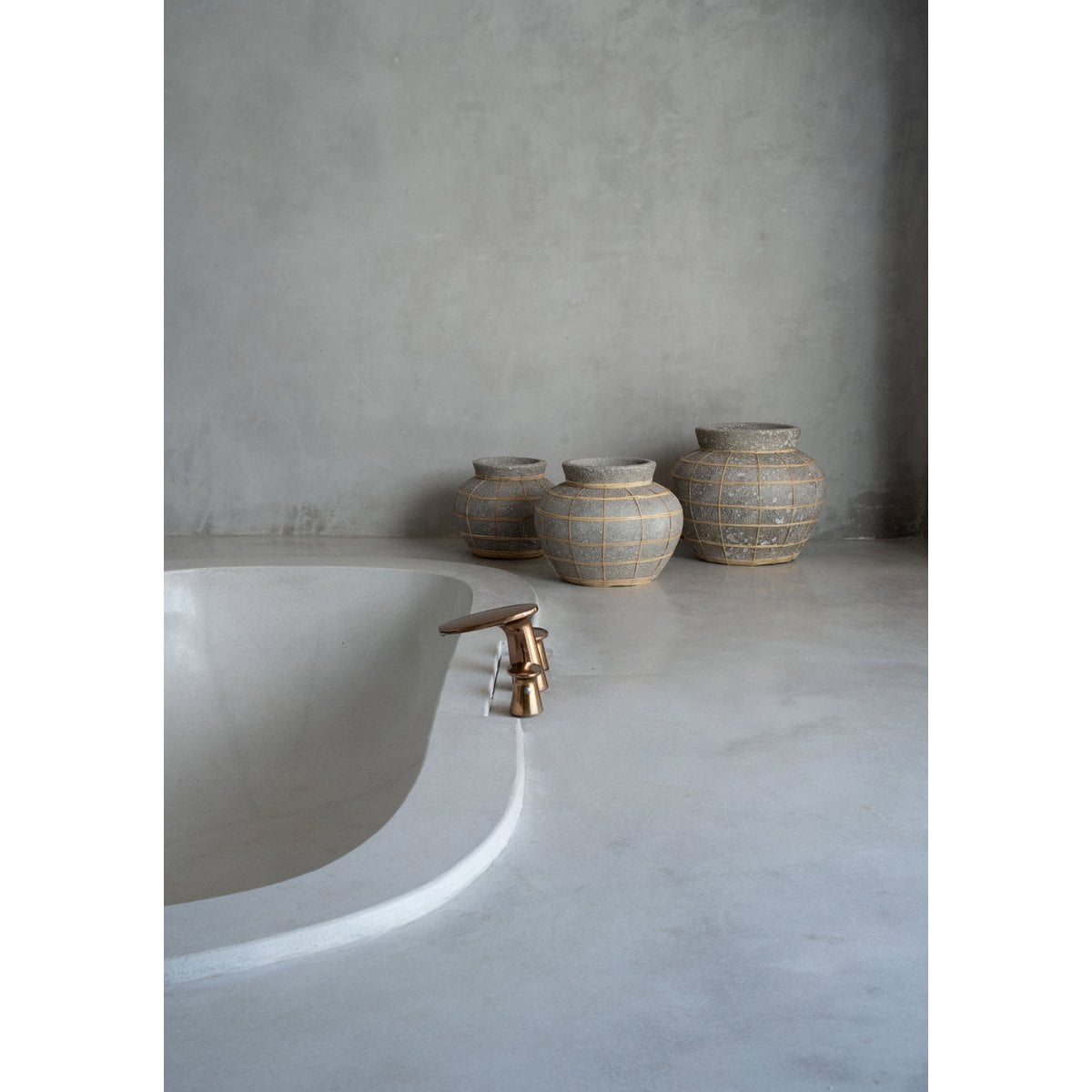 The Belly Vase - Concrete Natural - L