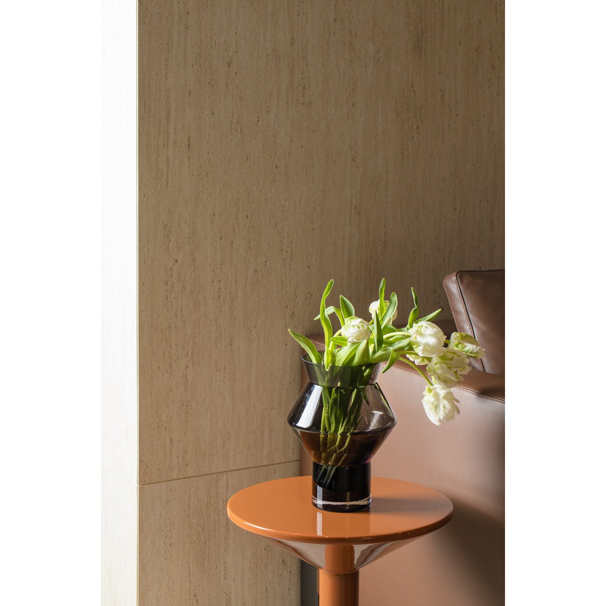 Stor designervas med ojämnt vinklad cylindrisk form, mörkgrått högkvalitativt glas, CUZ14GR