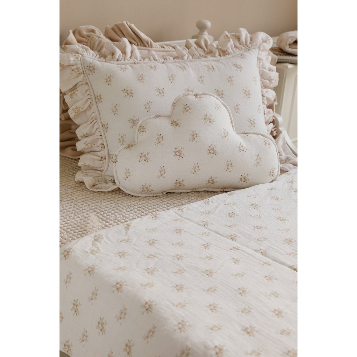 Muslin cloud pillow "Boho Flowers"