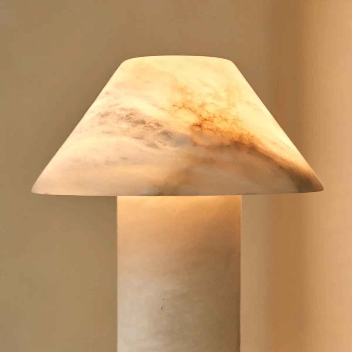 Eleonora Alabaster Lamp