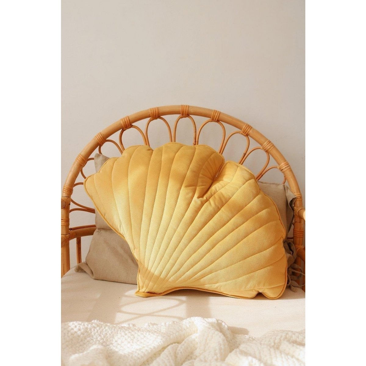 “Honey” Velvet Ginkgo Leaf Pillow