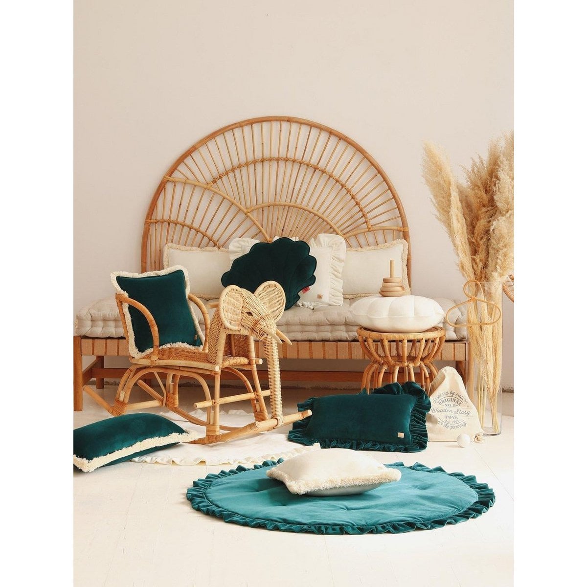 Soft Velvet Shell Pillow “Emerald”