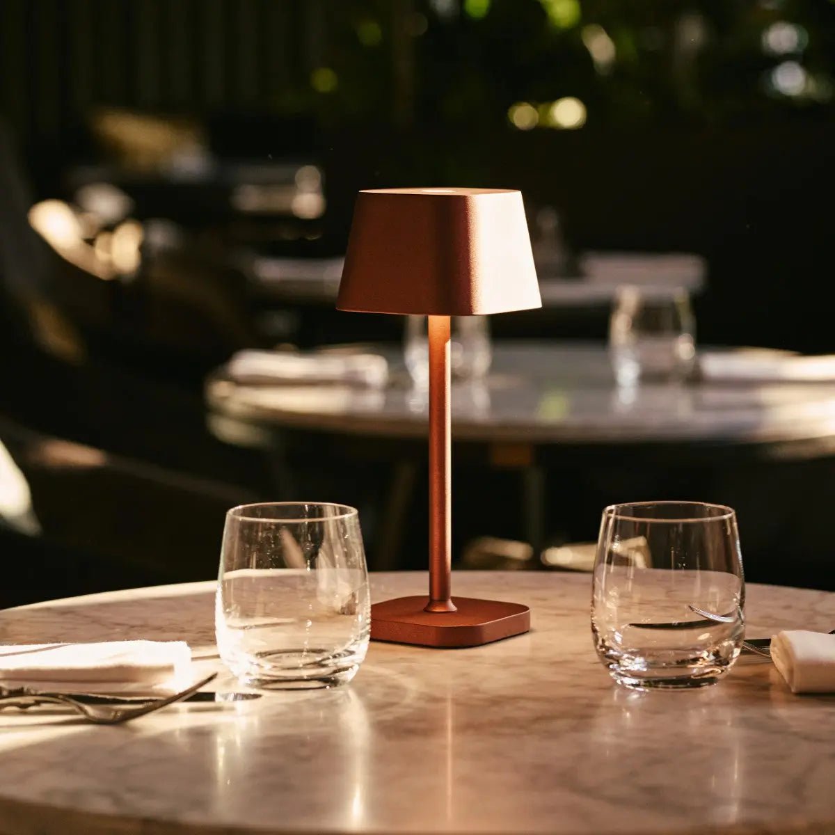 Ava Bronze uppladdningsbar bordslampa