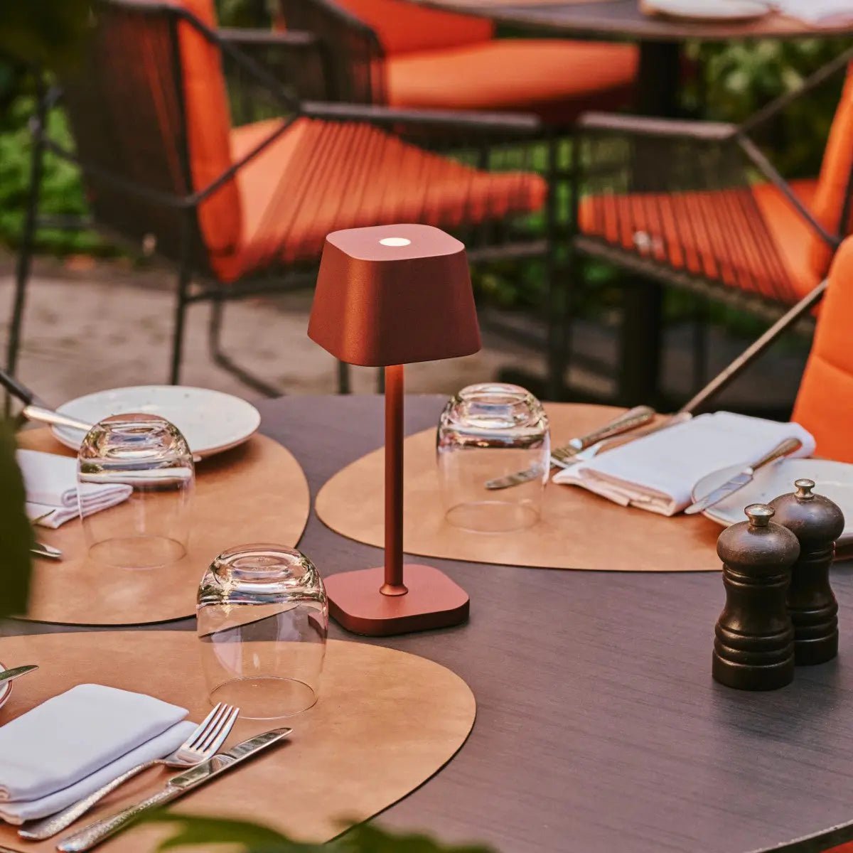 Ava Bronze uppladdningsbar bordslampa