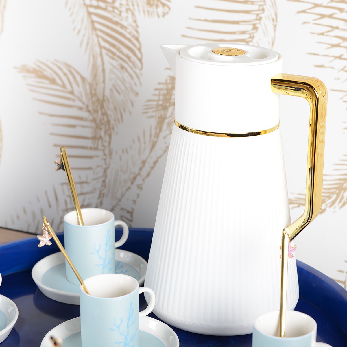 White coffee maker with golden handle 1L