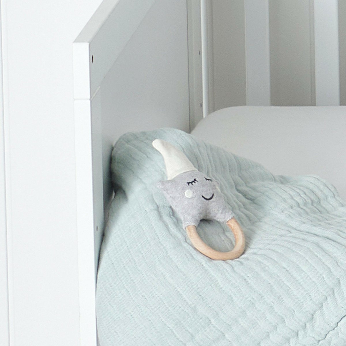 Gift set baby blanket mint + rattle natural
