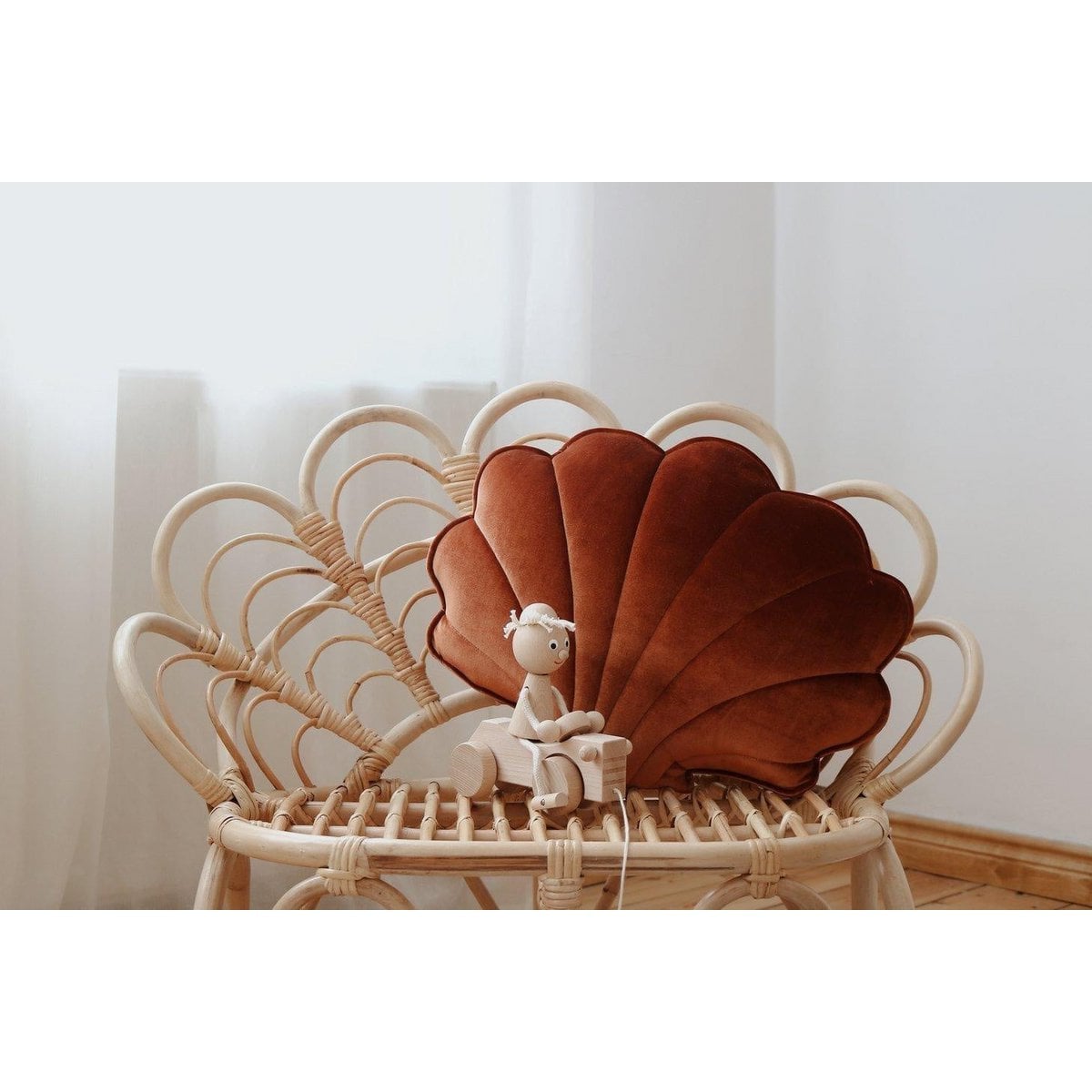 "Copper Pearl" sammetskudde skalformad