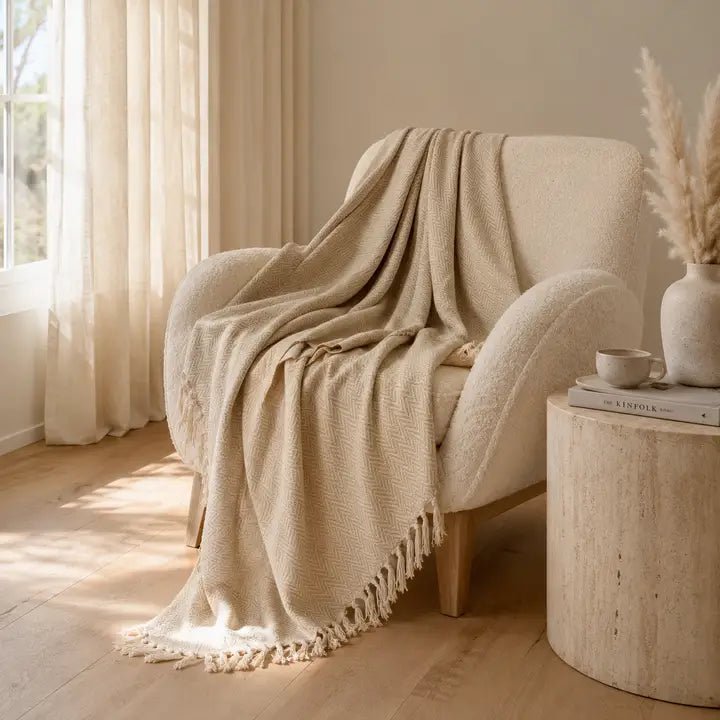 Warm Beige Plaid / Sofa Throw – Soft with Fringes – 130x150 cm – Urbane Hide