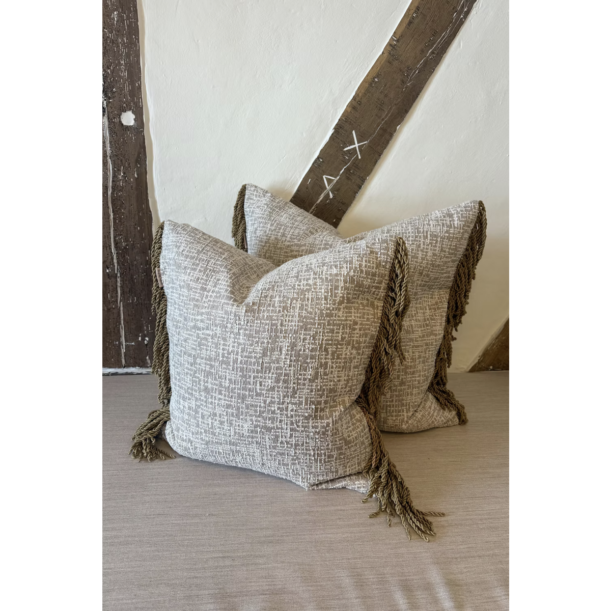 Handgjord prydnadskudde Taylor 60x60