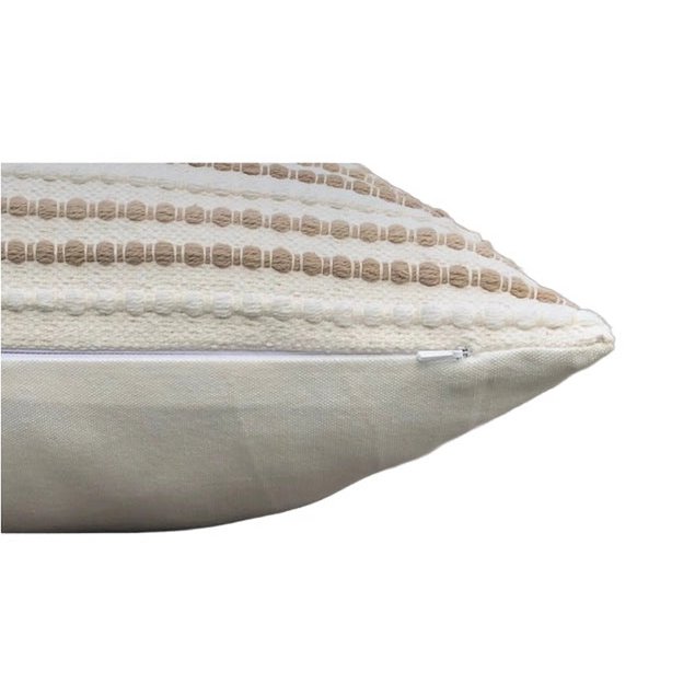 Beige randigt – Kuddfodral / Kussenhoes – 45×45 cm – Urbane Hide