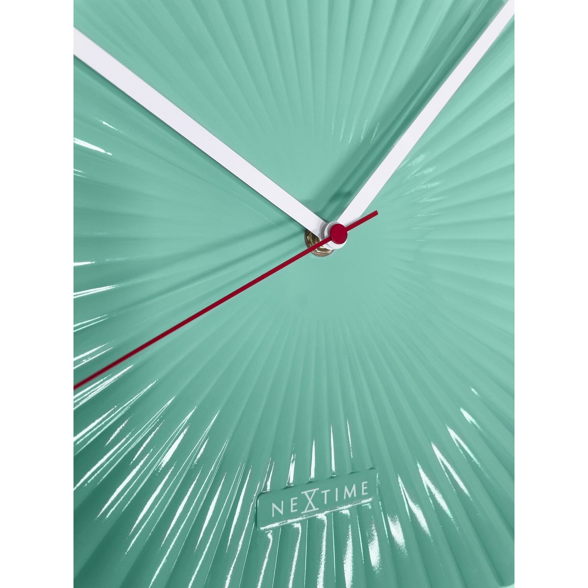 Wall clock 40cm-Silent-White/Green-Polyresin-NeXtime 'Mousse'