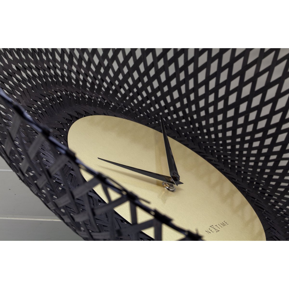 Väggklocka 60cm-Tyst-Brun/Svart-Bambu-NeXtime 'Vortex'