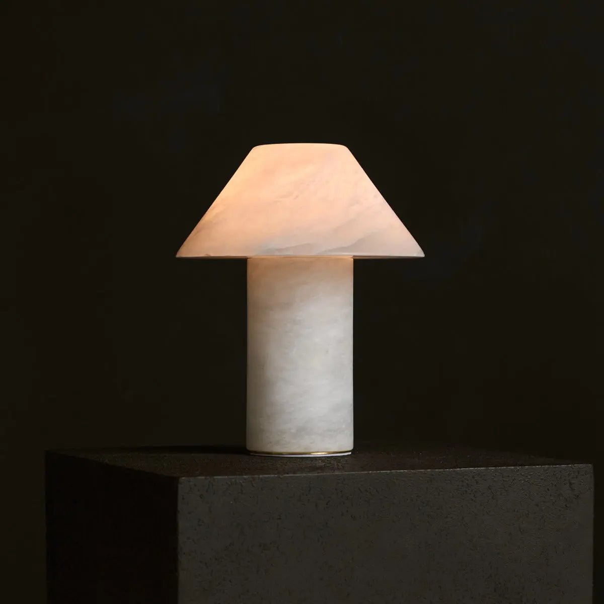 Eleonora Alabaster Lamp
