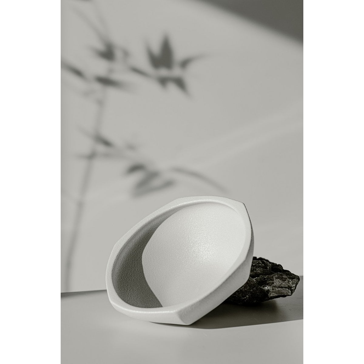 Modern Asian style bowl, high end design and finish, KUNYU30WH