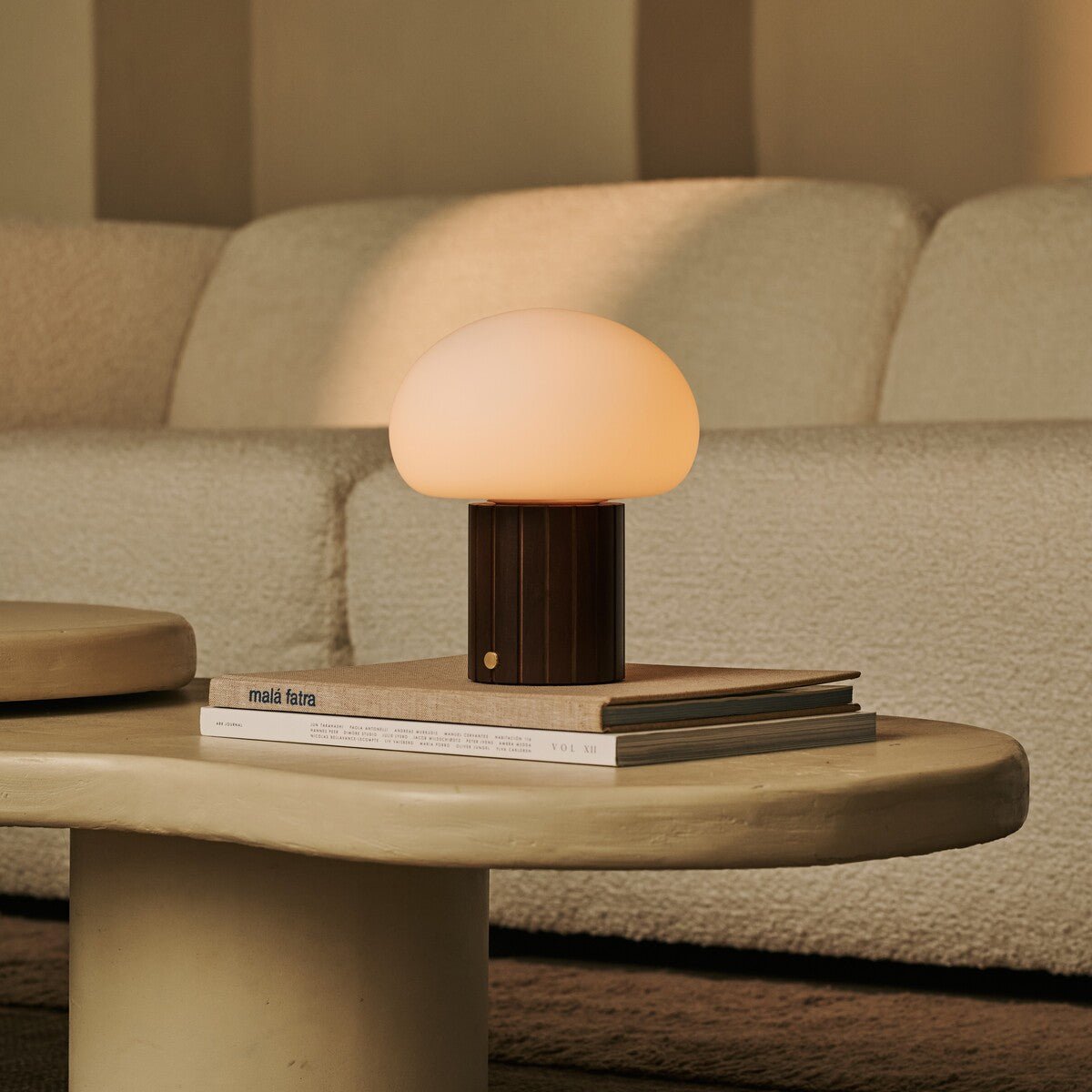 Pieter mörkbrun uppladdningsbar bordslampa