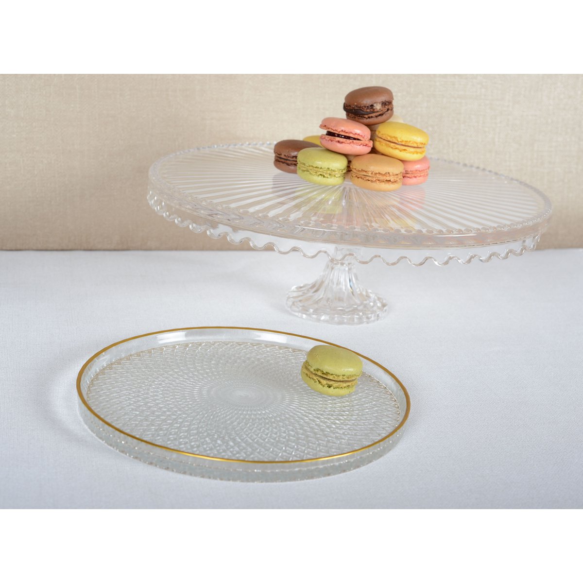 Middle glass -standing pie dish 32x32x17cm