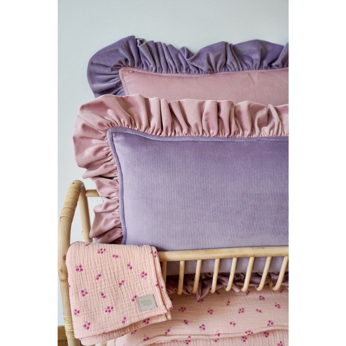 Decorative velvet pillow with frill "Violet lemonade"