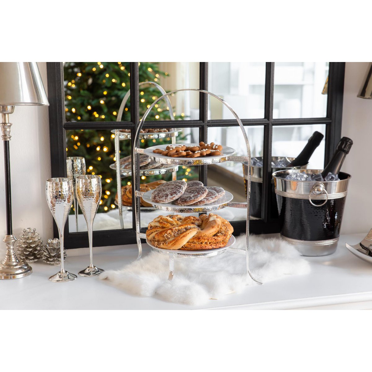Sina plate rack (height 42 cm), hammered, heavy silver-plated, for 3 plates Ø 20 to 28 cm
